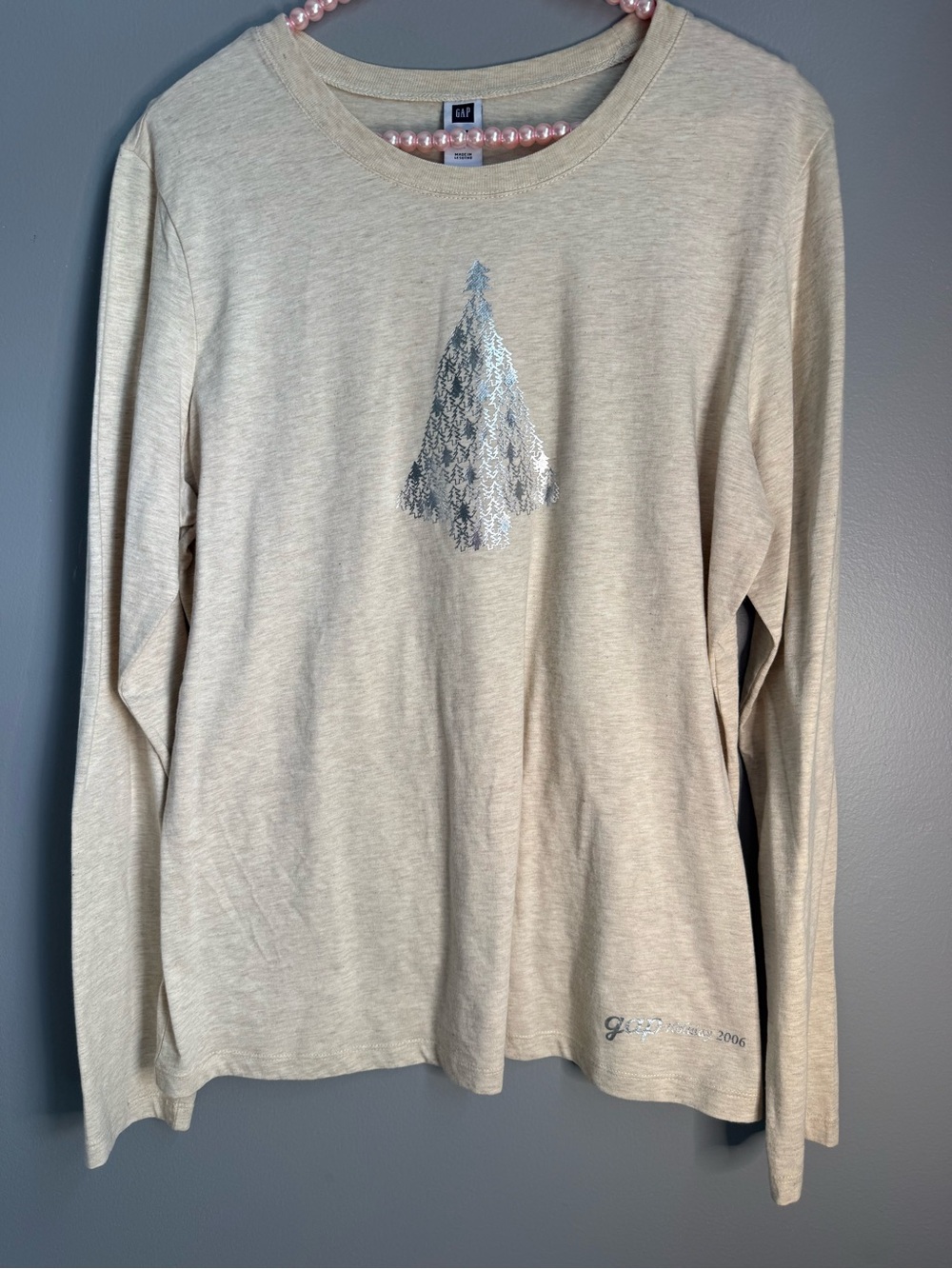 Vintage Y2K Gap 2006 Holiday "Give" Collection Long Sleeve Tee – Cream & Silver